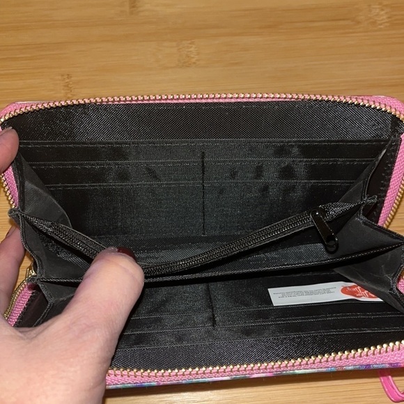 Brand New "I Love Lucy" Best Friends Graphic Colorful Wristlet Zip Around Wallet - Picture 13 of 15